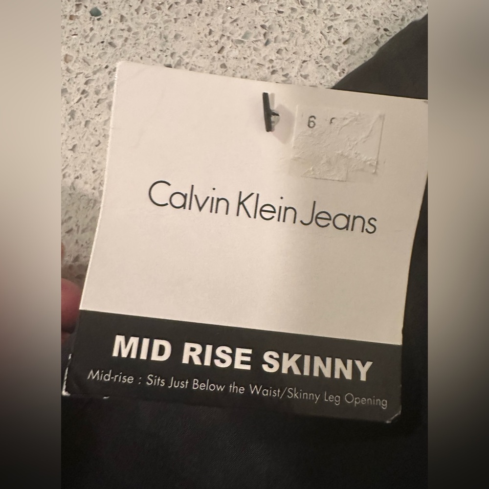 Calvin Klein Jeans Black Denim Mid Rise Skinny 2 NWT - Picture 8 of 9